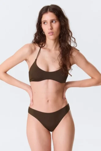Braguita de bikini con corte redondeado – Marrón oscuro