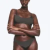 Braguita de bikini con escote redondeado – Gris oscuro – Brillo Braguita de bikini con escote redondeado – Gris oscuro – Brillo