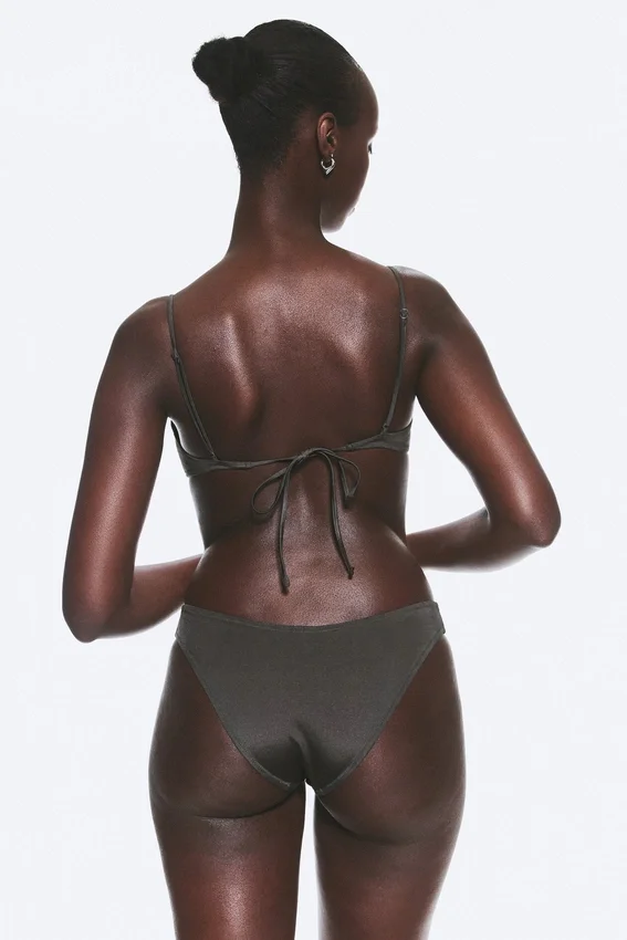Braguita de bikini con escote redondeado – Gris oscuro – Brillo Braguita de bikini con escote redondeado – Gris oscuro – Brillo