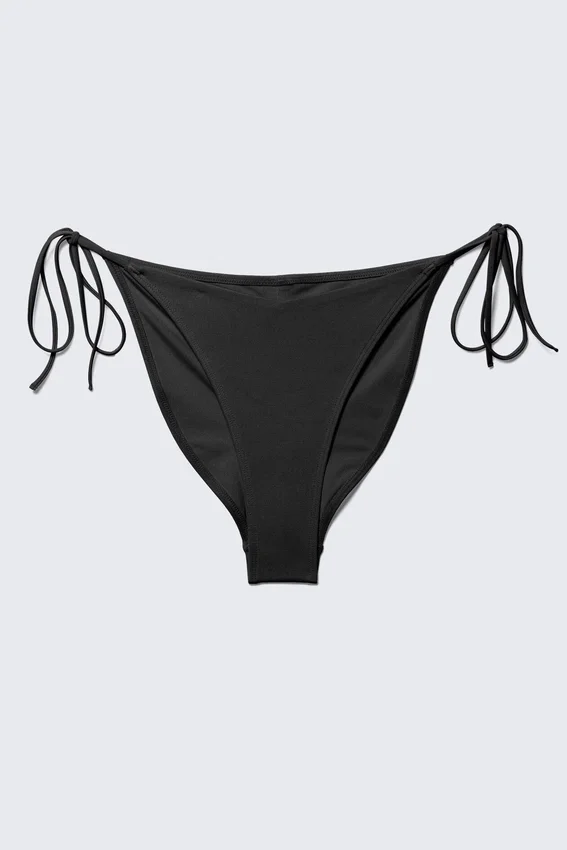 Braguita de bikini con tirantes – Negro Braguita de bikini con tirantes – Negro