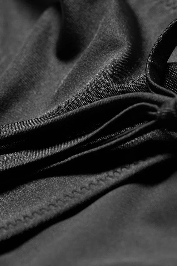 Braguita de bikini con tirantes y lazos – Gris oscuro Braguita de bikini con tirantes y lazos – Gris oscuro