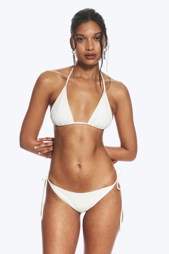 Braguita de bikini con tiras y lazos estructuradas – Beige claro Braguita de bikini con tiras y lazos estructuradas – Beige claro