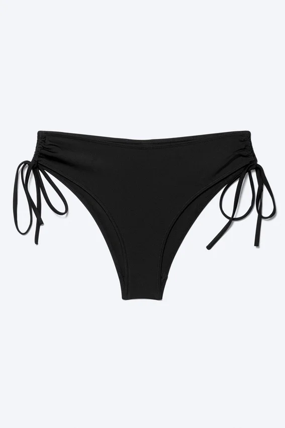 Braguita de bikini con tiras y lazos laterales – Negro Braguita de bikini con tiras y lazos laterales – Negro