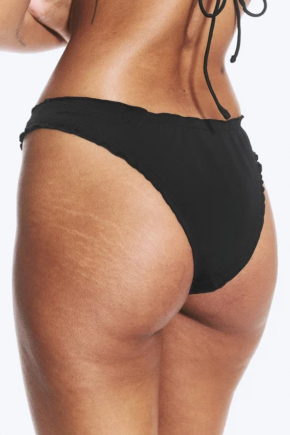 Braguita de bikini con volantes – Negro Braguita de bikini con volantes – Negro