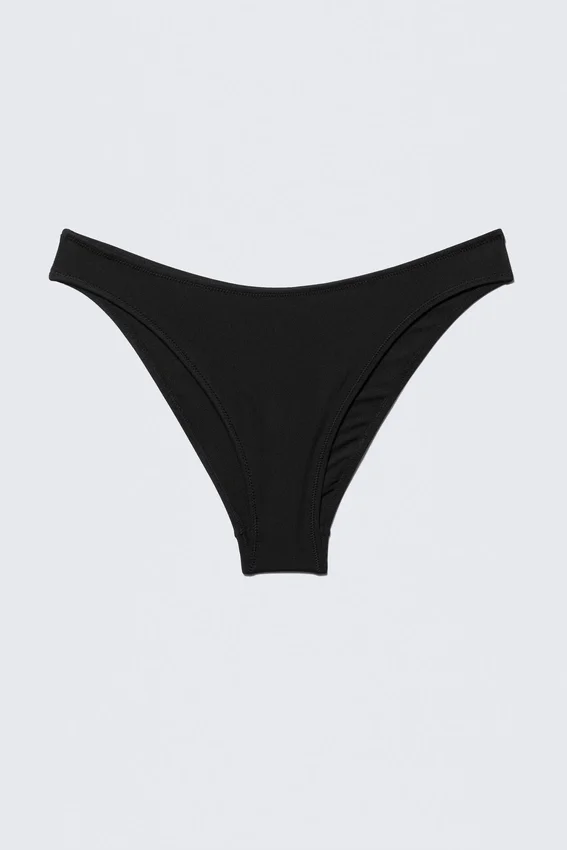Braguita de bikini de corte alto y cintura redondeada – Negro Braguita de bikini de corte alto y cintura redondeada – Negro