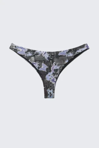 Braguita de bikini de corte brasileño estampada – Periódico negro/Llama azul