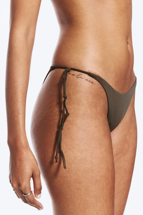 Braguita de bikini de talle medio con nudo – Dark Mole Braguita de bikini de talle medio con nudo – Dark Mole