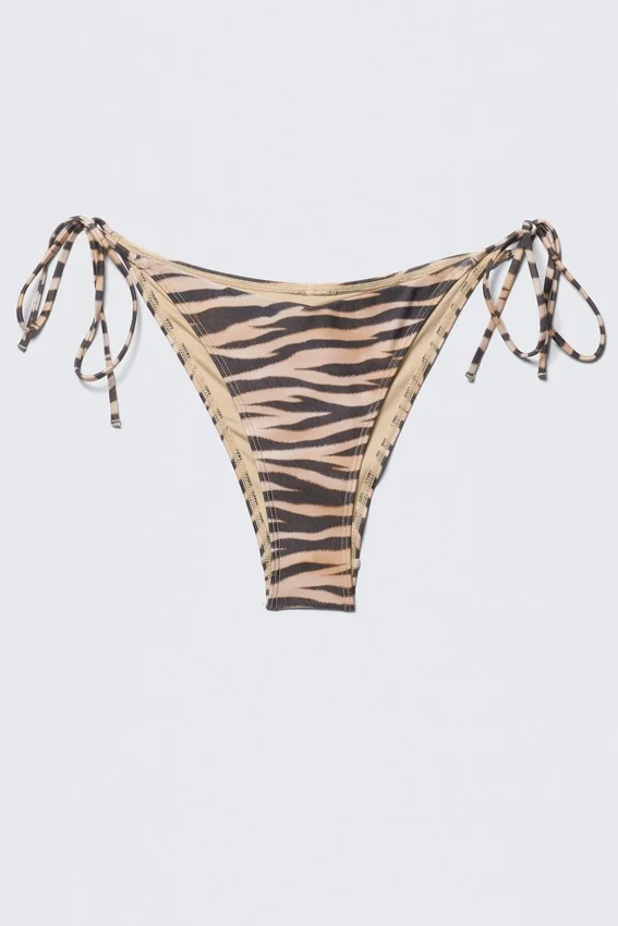 Braguita de bikini estampada con tiras – Rayas de tigre Braguita de bikini estampada con tiras – Rayas de tigre