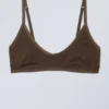 Bralette de algodón con escote redondeado Inez – Marrón oscuro Bralette de algodón con escote redondeado Inez – Marrón oscuro