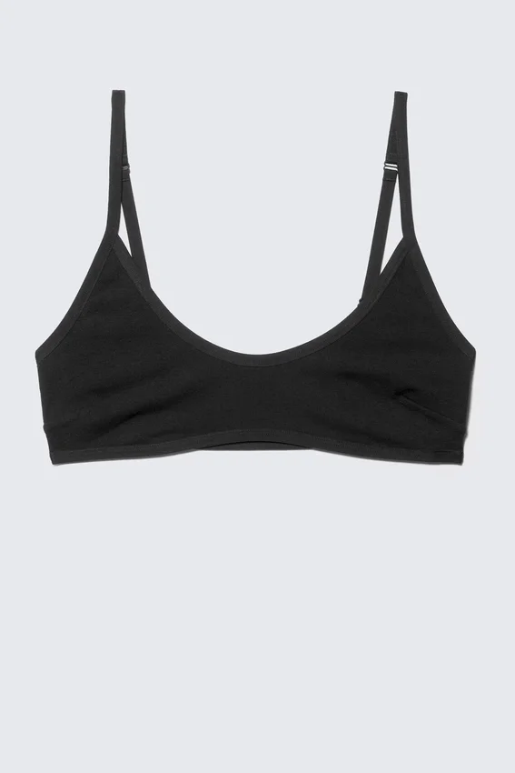 Bralette de algodón con escote redondeado Inez – Negro Bralette de algodón con escote redondeado Inez – Negro