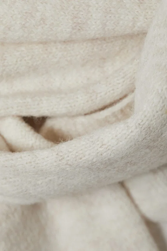Bufanda con capucha – Blanco polvoriento Bufanda con capucha – Blanco polvoriento