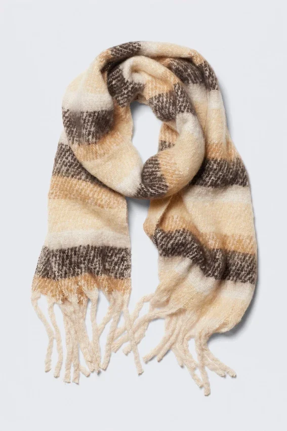 Bufanda con flecos gruesos – Rayas beige Bufanda con flecos gruesos – Rayas beige