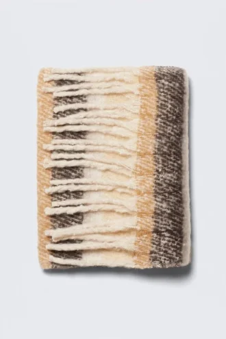 Bufanda con flecos gruesos – Rayas beige