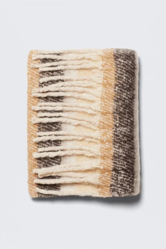 Bufanda con flecos gruesos – Rayas beige Bufanda con flecos gruesos – Rayas beige