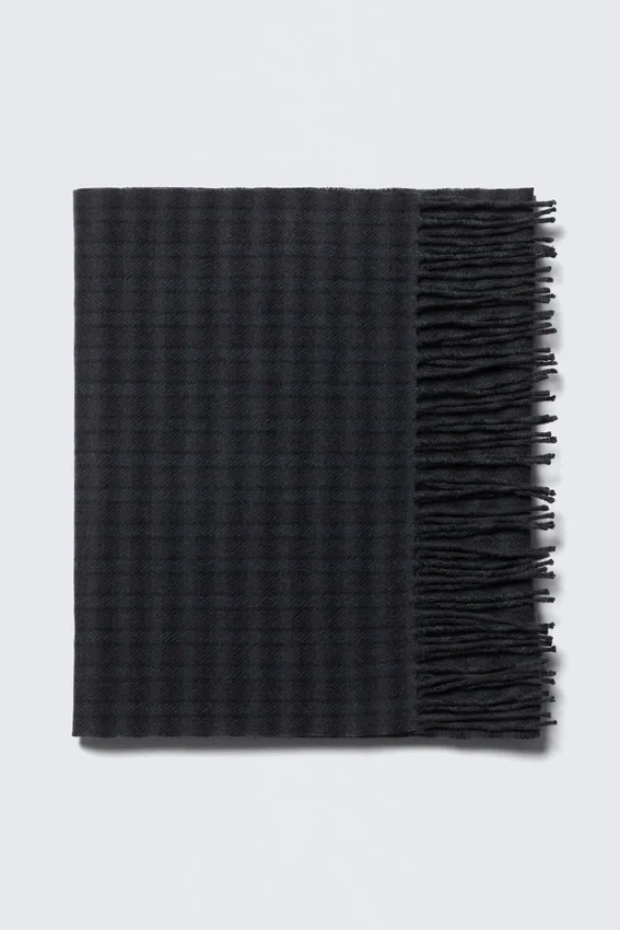 Bufanda larga de lana tejida – Gris medio Bufanda larga de lana tejida – Gris medio