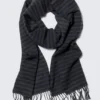 Bufanda larga de lana tejida – Gris medio Bufanda larga de lana tejida – Gris medio