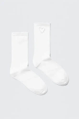Calcetines cortos con corte en forma de corazón – Blancos