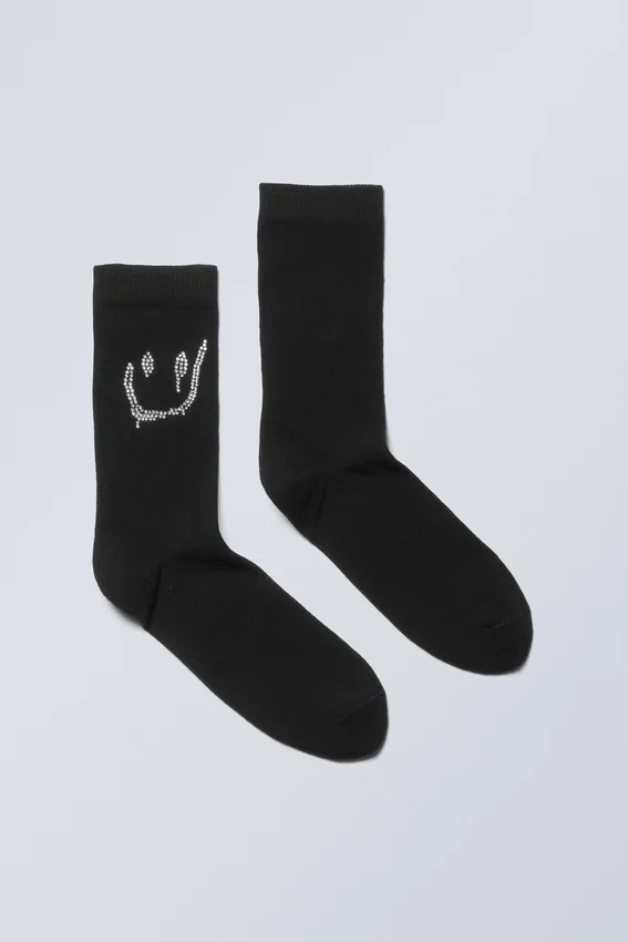 Calcetines de algodón con pedrería – Pedrería negra y sonrisa goteante Calcetines de algodón con pedrería – Pedrería negra y sonrisa goteante