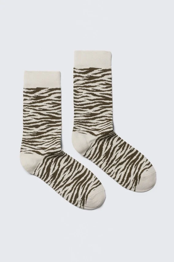 Calcetines de caña media con jacquard – Beige – Rayas de tigre Calcetines de caña media con jacquard – Beige – Rayas de tigre
