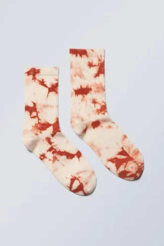 Calcetines deportivos teñidos al estilo tie-dye – Teñido al estilo tie-dye en color óxido