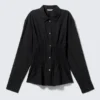 Camisa con costuras fruncidas – Negro