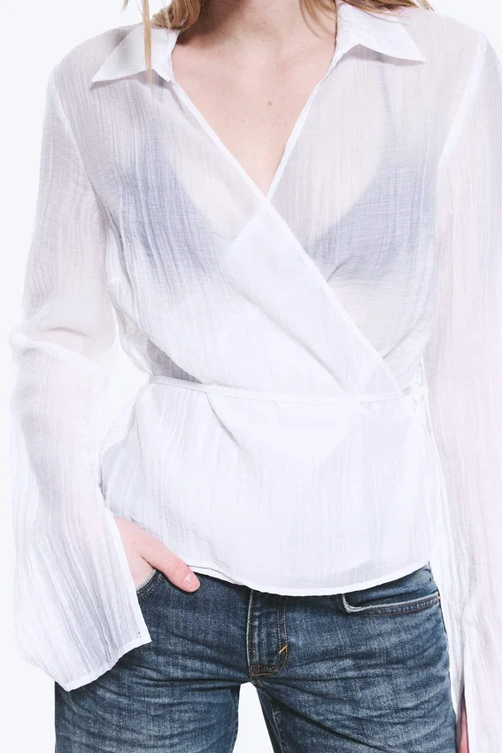 Camisa cruzada de manga larga con textura – Blanco transparente Camisa cruzada de manga larga con textura – Blanco transparente