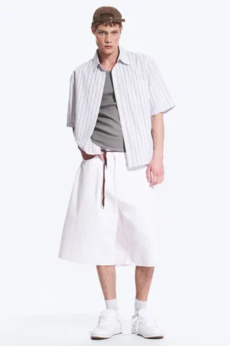 Camisa de algodón de corte cuadrado y manga corta – Rayas beige claro empolvado