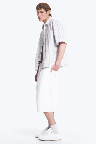 Camisa de algodón de corte cuadrado y manga corta – Rayas beige claro empolvado