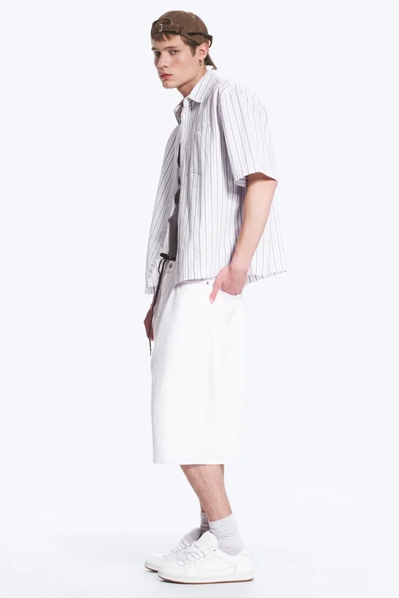 Camisa de algodón de corte cuadrado y manga corta – Rayas beige claro empolvado Camisa de algodón de corte cuadrado y manga corta – Rayas beige claro empolvado