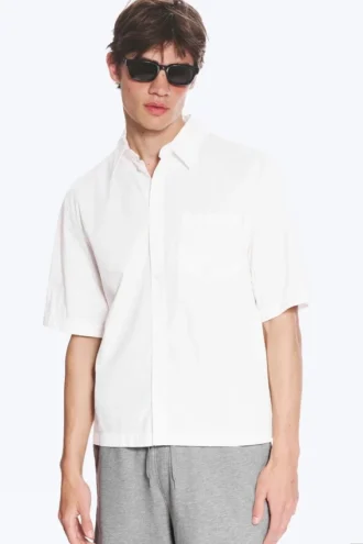 Camisa de algodón de corte recto y manga corta – Blanca