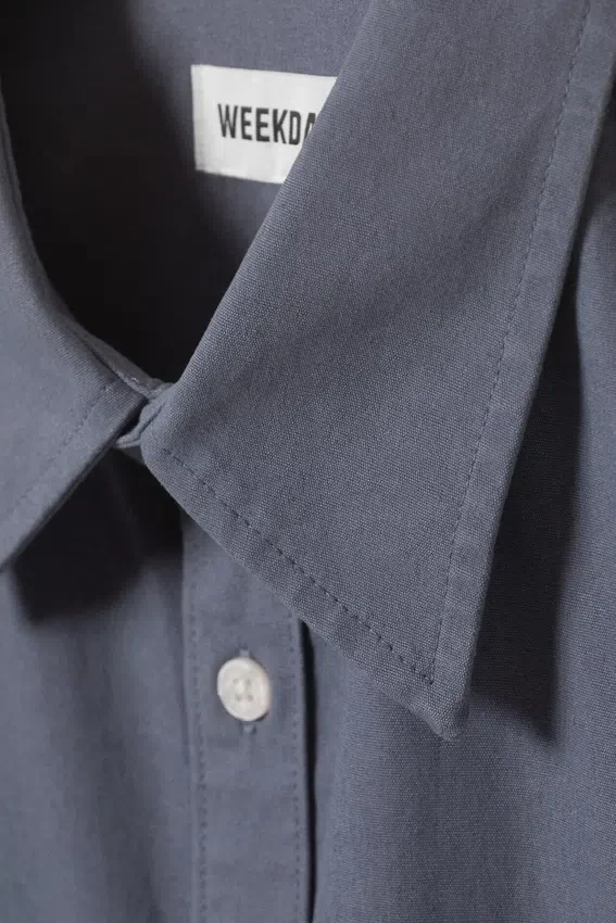 Camisa de pantalón corto de algodón fresco – Azul empolvado Camisa de pantalón corto de algodón fresco – Azul empolvado