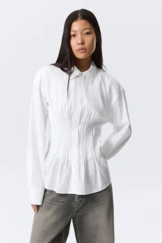 Camisa de popelín de algodón con fruncido en la cintura – Blanca