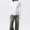 Camisa de popelín de algodón con fruncido en la cintura – Blanca