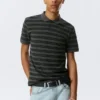 Camisa de tenis de piqué de manga corta – Gris oscuro – Rayas verdes Camisa de tenis de piqué de manga corta – Gris oscuro – Rayas verdes