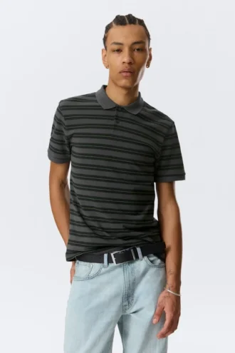 Camisa de tenis de piqué de manga corta – Gris oscuro – Rayas verdes
