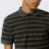 Camisa de tenis de piqué de manga corta – Gris oscuro – Rayas verdes Camisa de tenis de piqué de manga corta – Gris oscuro – Rayas verdes