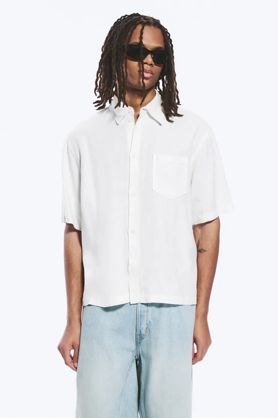 Camisa holgada de manga corta en mezcla de lino – Blanco roto Camisa holgada de manga corta en mezcla de lino – Blanco roto