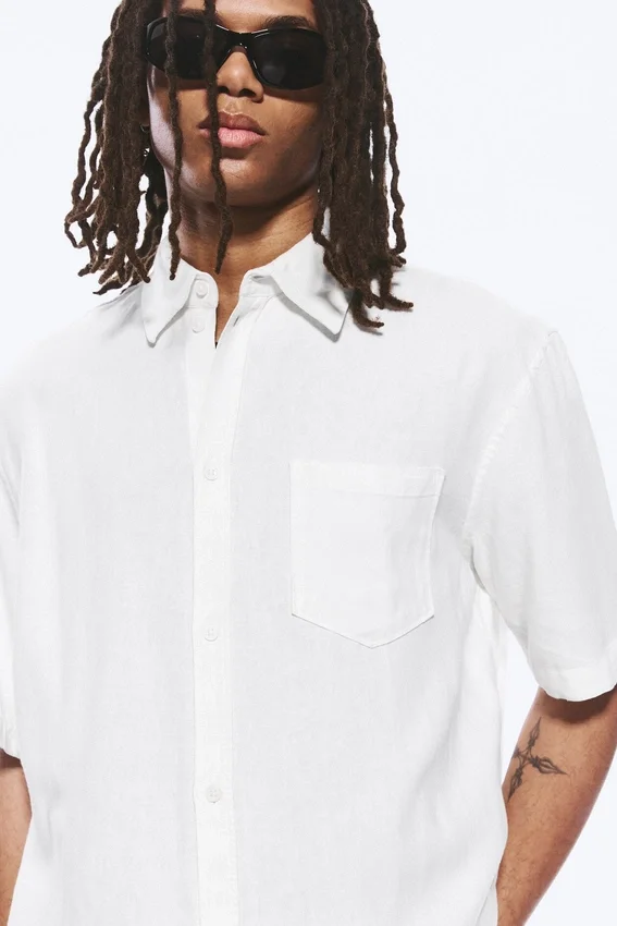 Camisa holgada de manga corta en mezcla de lino – Blanco roto Camisa holgada de manga corta en mezcla de lino – Blanco roto