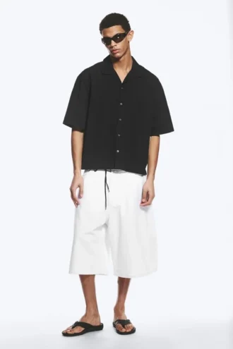 Camisa holgada de pantalón corto estilo resort – Negro