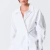 Camisas de algodón de manga larga con botones cruzados – Blanca Camisas de algodón de manga larga con botones cruzados – Blanca
