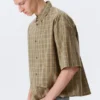 Camisas de corte recto y manga corta – Beige a cuadros Camisas de corte recto y manga corta – Beige a cuadros