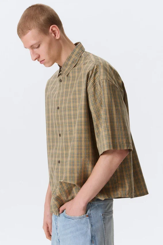 Camisas de corte recto y manga corta – Beige a cuadros Camisas de corte recto y manga corta – Beige a cuadros