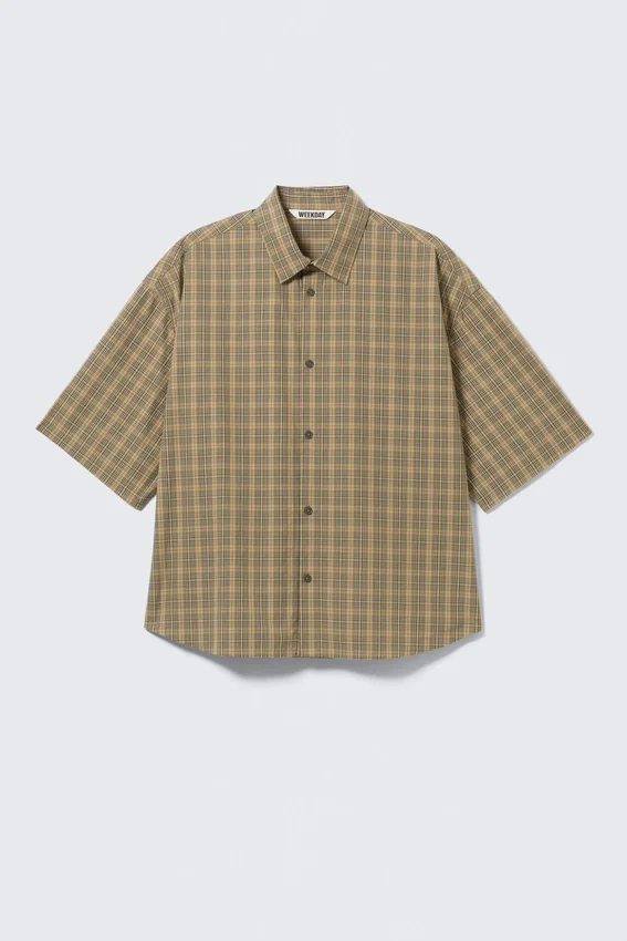 Camisas de corte recto y manga corta – Beige a cuadros Camisas de corte recto y manga corta – Beige a cuadros