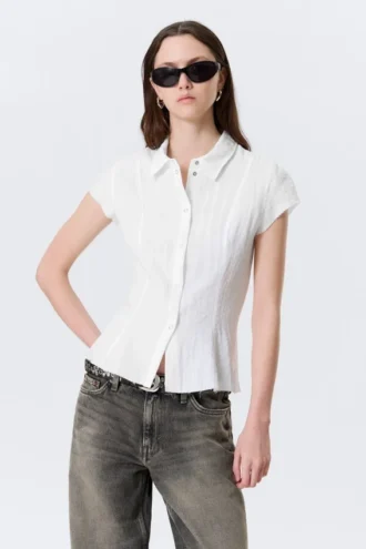 Camisas de crepé de pantalones cortos y corte entallado – Blanca