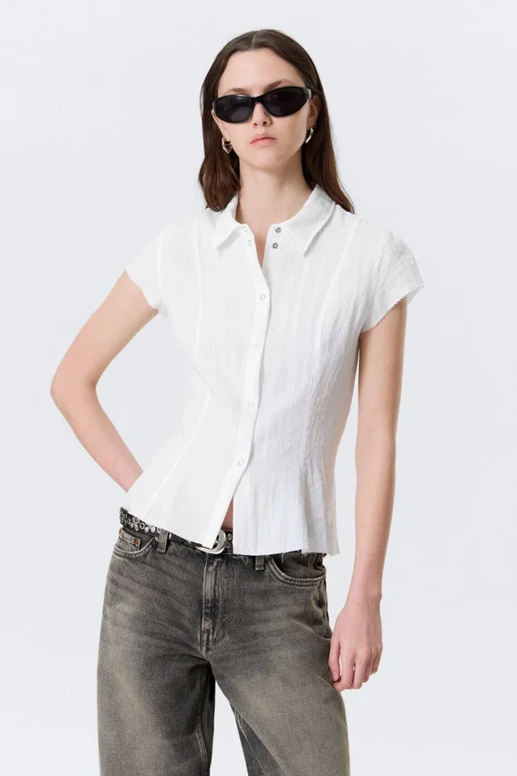 Camisas de crepé de pantalones cortos y corte entallado – Blanca Camisas de crepé de pantalones cortos y corte entallado – Blanca