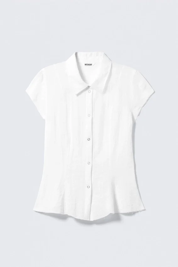 Camisas de crepé de pantalones cortos y corte entallado – Blanca Camisas de crepé de pantalones cortos y corte entallado – Blanca