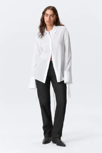 Camisas de manga larga con espalda abierta y lazo – Blanca