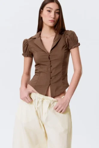 Camisas de resort entalladas de manga corta – Rayas marrones
