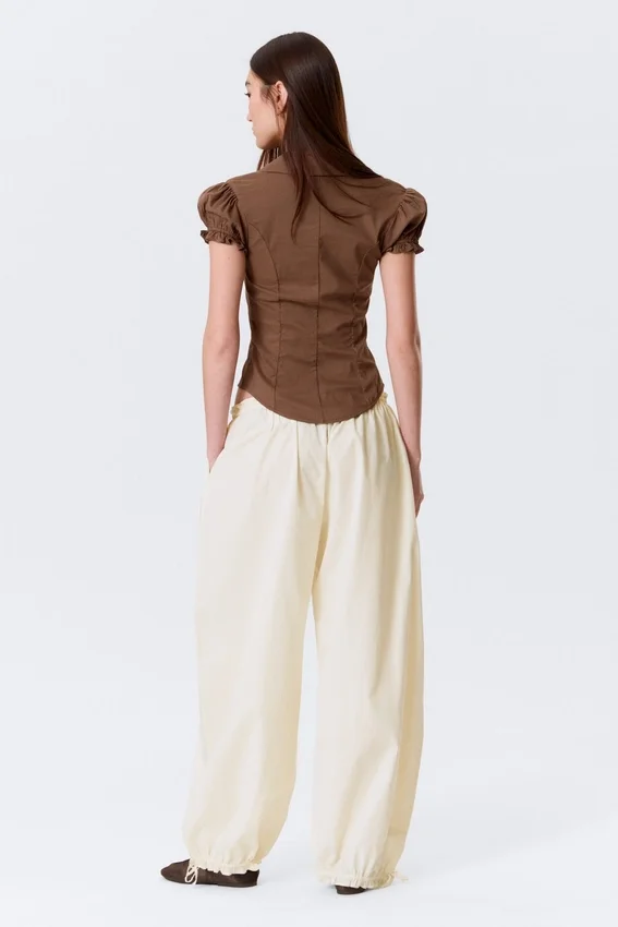 Camisas de resort entalladas de manga corta – Rayas marrones Camisas de resort entalladas de manga corta – Rayas marrones