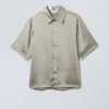 Camisas de satén brillantes de manga corta – Verde claro apagado Camisas de satén brillantes de manga corta – Verde claro apagado